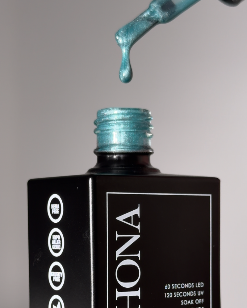 Cat_Eye_Gel_Polish_-_Celeste